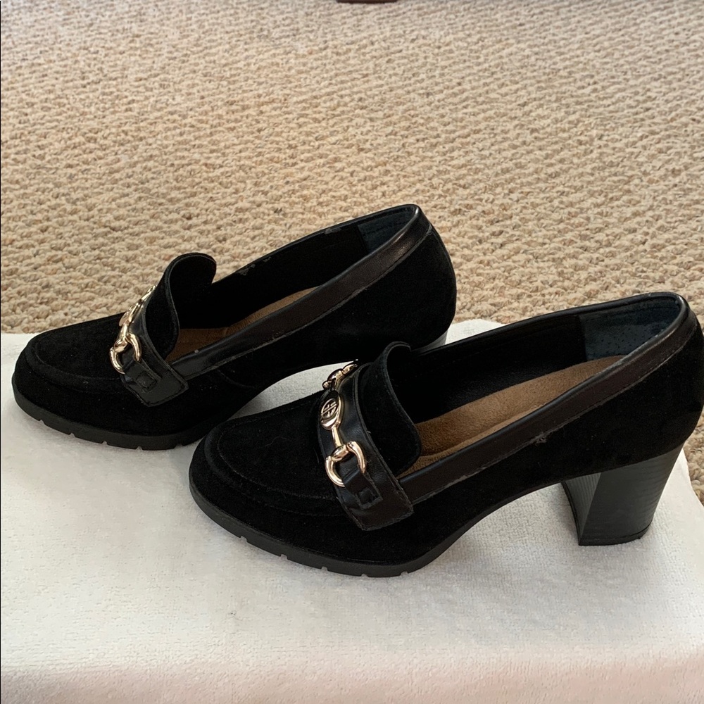 Giani Bernini Black Loafers with Gold Chain and Leather Accent - Picture 3 of 9